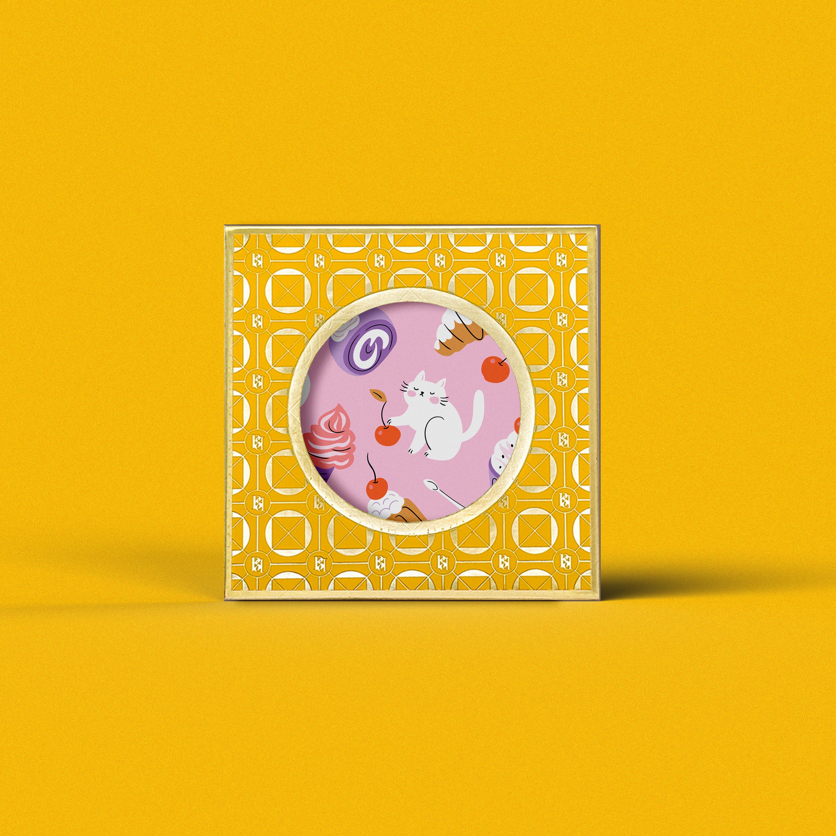 C10 - Birthday Cat- Caramel Stroopwafel edible message box