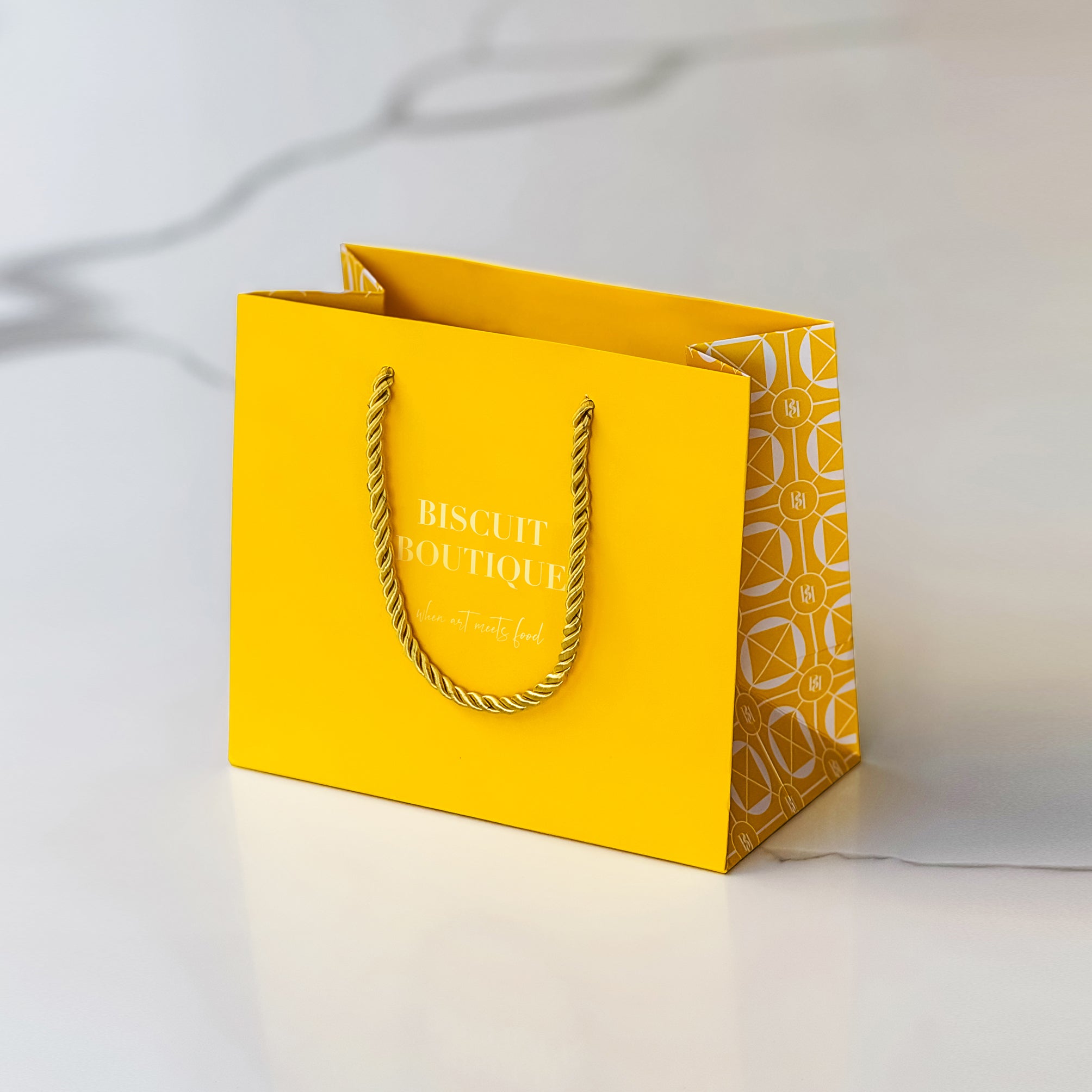 CT1 - Happy Birthday - Biscuitgrams & Sparkling Tea gift set